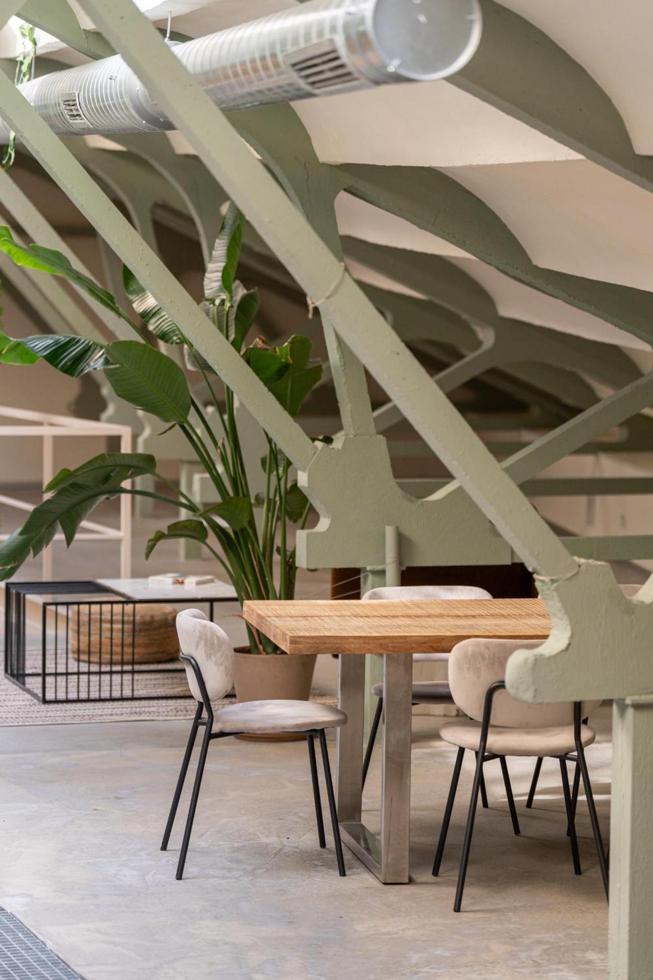 Ola Living Hostal Tetuan Madrid Luaran gambar