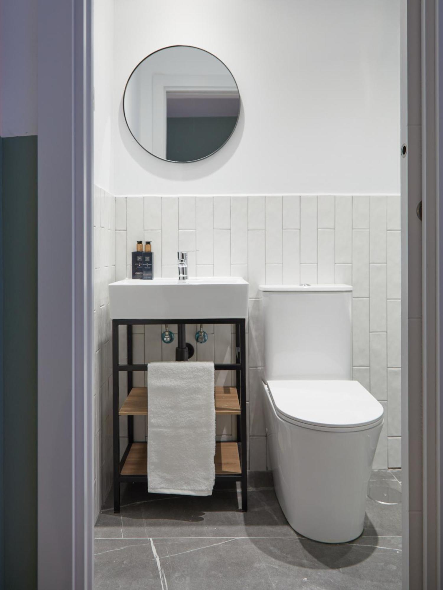 Ola Living Hostal Tetuan Madrid Luaran gambar