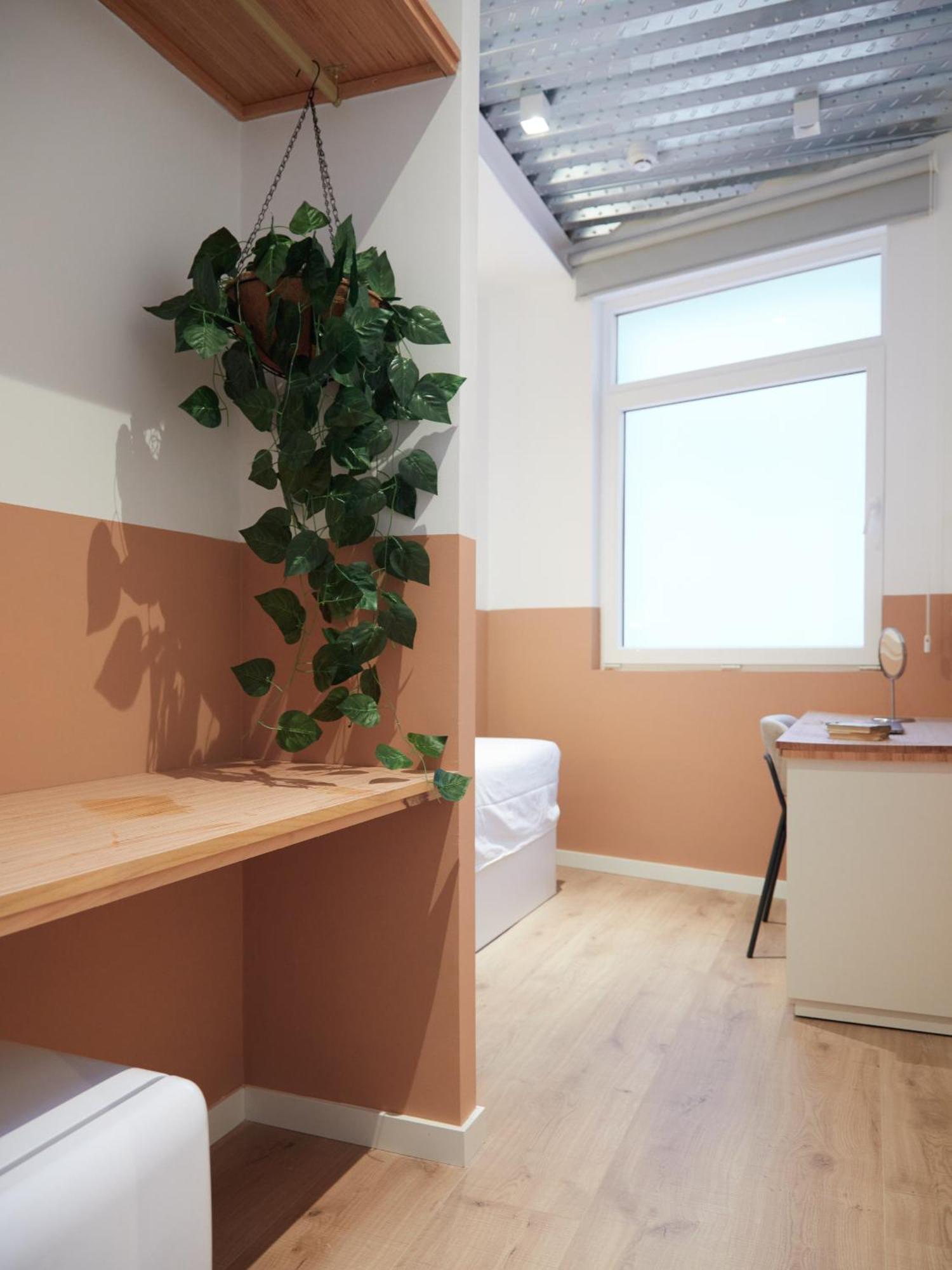 Ola Living Hostal Tetuan Madrid Luaran gambar